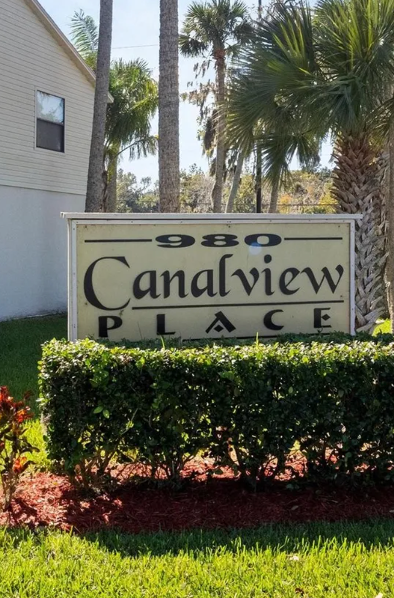 Canalview Sign Vertical